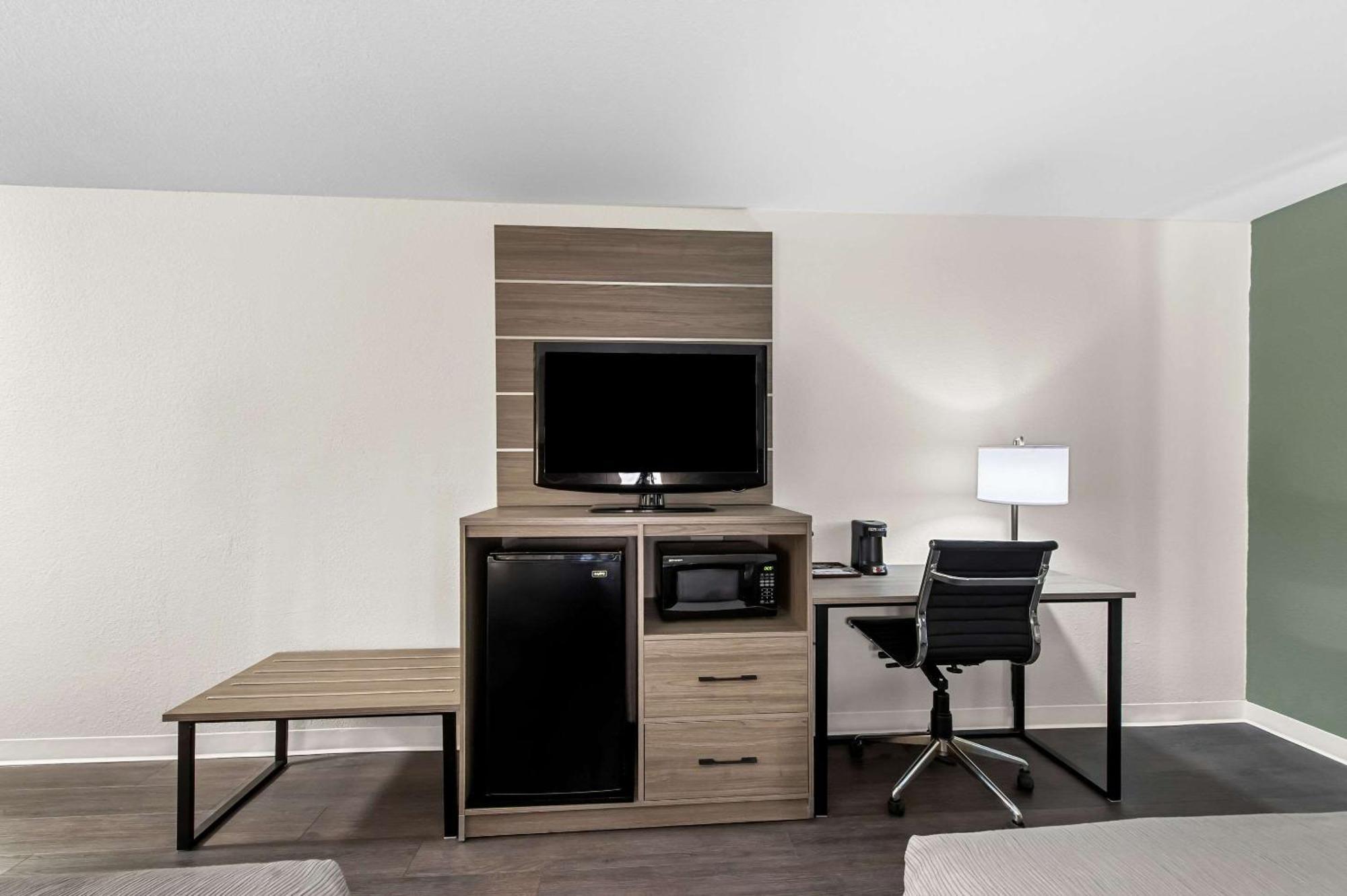 Americas Value Hotel