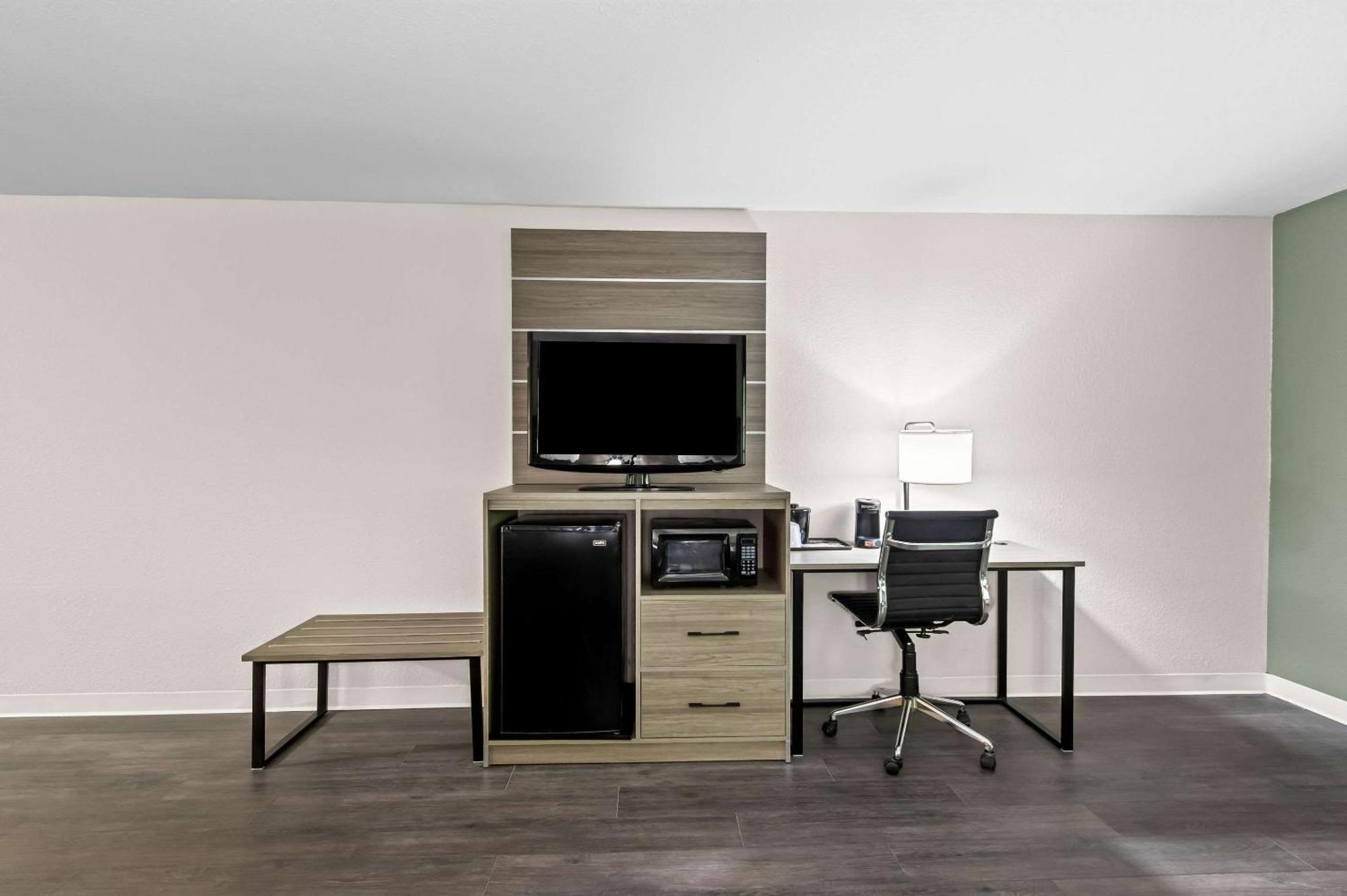 Americas Value Hotel 2*