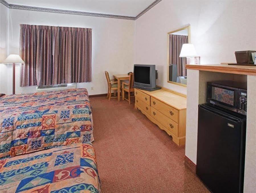 Americas Value Hotel