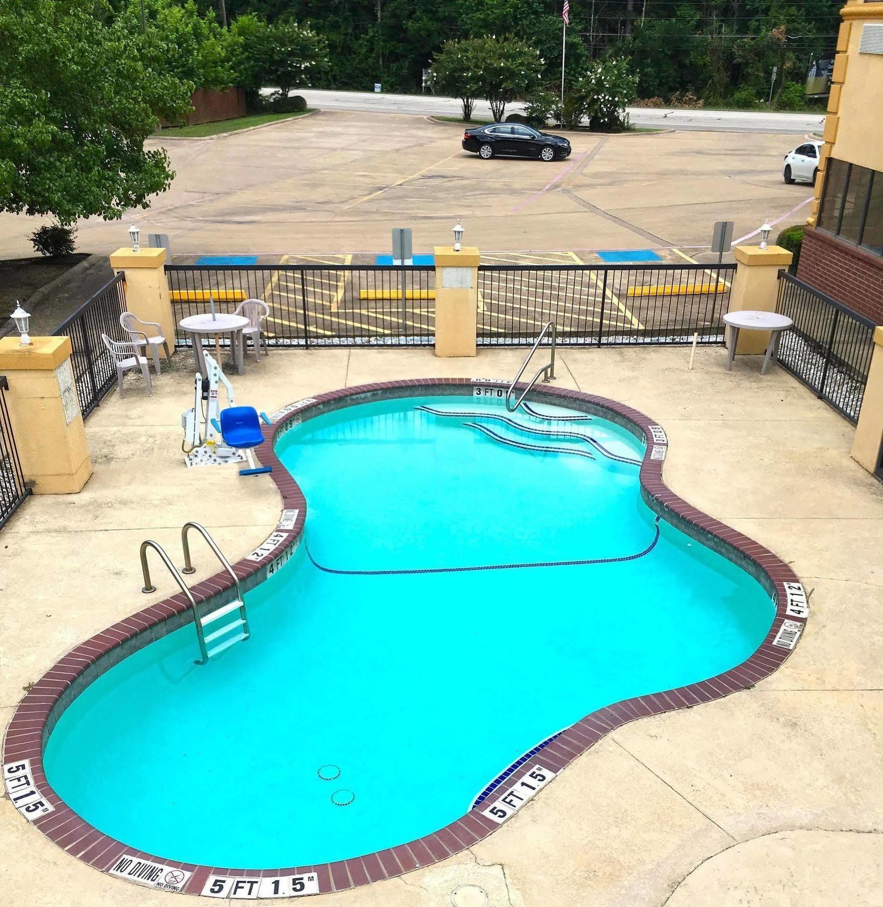 Americas Value Hotel